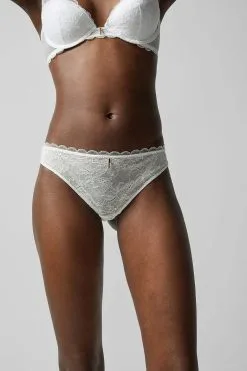 Chantelle Waltz Tanga 13 Chantelle Waltz Tanga -BHs importe boutique C13L90 0LW 1 1