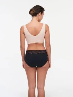 Chantelle Periodenunterwäsche Lace Shorty -BHs importe boutique C15L40 011 15 scaled