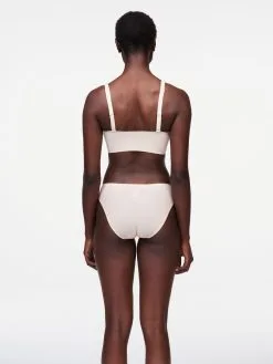 Chantelle Softstretch Bügelloser BH 13 Chantelle Softstretch Bügelloser BH -BHs importe boutique C16A50 01N 8 scaled