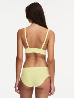 Chantelle ONE LACE Bügelloser BH 15 Chantelle ONE LACE Bügelloser BH -BHs importe boutique C18L80 0PR 8 scaled